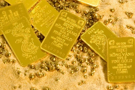 Nghị định 24 đã phát huy vai trò trong việc chống “vàng hóa”, song theo chuyên gia, cần điều chỉnh nghị định này để bảo đảm thêm mục tiêu tránh “tiền tệ hóa” vàng SJC. (Ảnh minh họa: SJC)