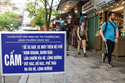 Sau gần 1 tháng Hà Nội ra quân tổng kiểm tra, xử lý vi phạm, trật tự đô thị trên địa bàn Thủ đô đã có nhiều chuyển biến tích cực. (Ảnh: NHẬT QUANG)