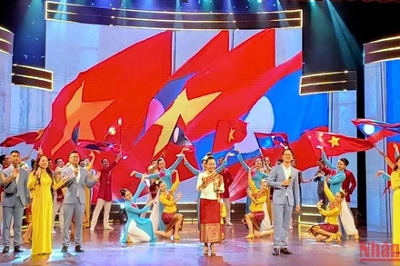 Tiết mục biểu diễn tại chương trình. (Ảnh: TRUNG HƯNG)