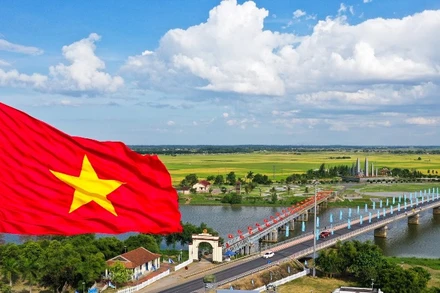 Chiến dịch hướng tới mục tiêu lan tỏa tinh thần dù là ai, dù ở bất cứ nơi nào vẫn sẽ luôn hướng về lá cờ Tổ quốc để bày tỏ tình yêu nước và niềm tự hào dân tộc. (Ảnh: SƠN BÁCH)