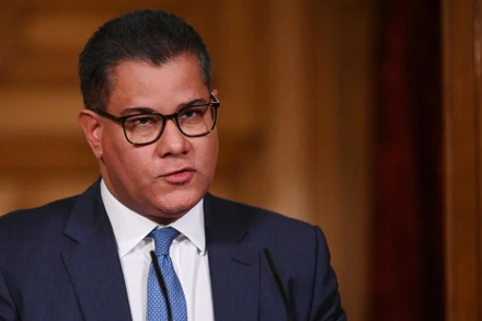 Bộ trưởng Môi trường Anh Alok Sharma. (Ảnh: Reuters)