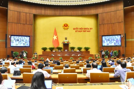 Quang cảnh phiên họp của Quốc hội sáng 10/11. (Ảnh: THỦY NGUYÊN) 