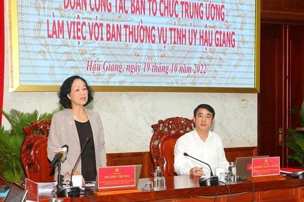 Đồng chí Trương Thị Mai phát biểu tại buổi làm việc.