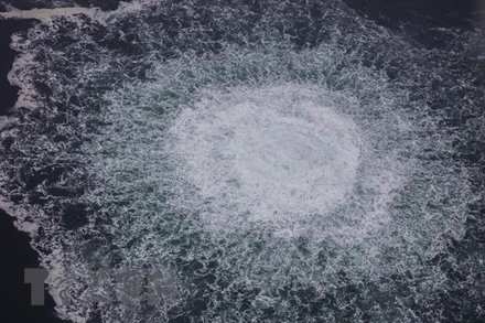 Vị trí rò rỉ khí đốt trên đường ống dẫn khí Dòng chảy phương bắc ở biển Baltic ngày 28/9/2022. (Ảnh: AFP/TTXVN)