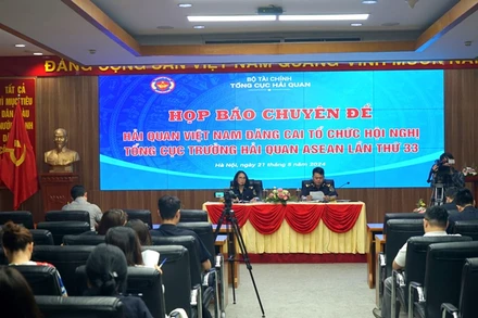 Quang cảnh họp báo về Hội nghị Tổng cục trưởng Hải quan ASEAN lần thứ 33 do Việt Nam đăng cai tổ chức. (Ảnh: TRUNG HƯNG) 