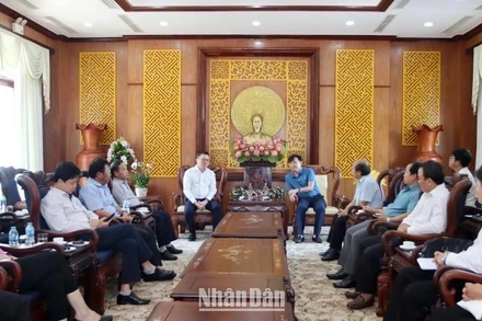 Quang cảnh buổi làm việc. 