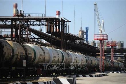 Một cơ sở lọc dầu của Tập đoàn Gazprom, Nga. (Ảnh: TASS/TTXVN)