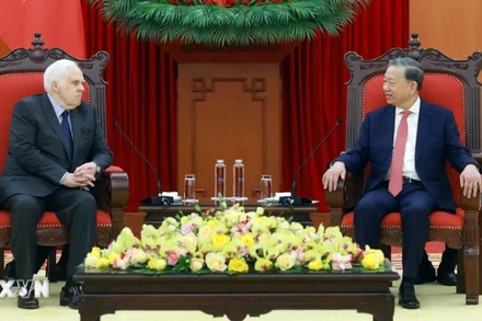 Tổng Bí thư Tô Lâm tiếp ông Frederick W.Smith, Nhà sáng lập kiêm Chủ tịch điều hành Tập đoàn FedEx. (Ảnh: TTXVN)