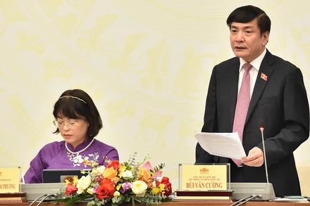Tổng Thư ký Quốc hội Bùi Văn Cường phát biểu tại họp báo công bố kết quả Kỳ họp thứ 6, Quốc hội khóa XV. (Ảnh: THỦY NGUYÊN) 