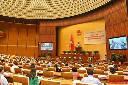 Ủy ban Thường vụ Quốc hội tiến hành giám sát chuyên đề về: “Việc thực hiện Nghị quyết số 88/2014/QH13 và Nghị quyết số 51/2017/QH14 của Quốc hội về đổi mới chương trình, sách giáo khoa giáo dục phổ thông” tại phiên họp tháng 8/2023. (Ảnh: DUY LINH)