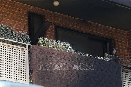 Hiện trường vụ hỏa hoạn tại khu chung cư ở khu vực Croydon, ngoại ô Sydney, Australia, ngày 20/2/2023. (Ảnh: NCA/TTXVN)