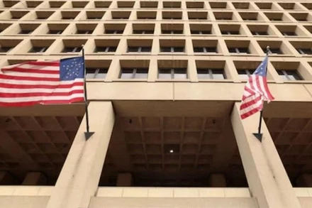 Quang cảnh bên ngoài trụ sở Cục Điều tra Liên bang Mỹ ở Washington. (Ảnh: REUTERS/TTXVN)