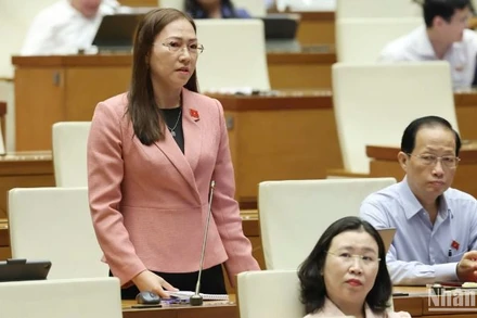 Đại biểu Nguyễn Thị Yến Nhi (Đoàn Bến Tre), phát biểu. (Ảnh: DUY LINH) 