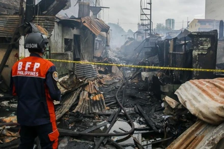Vụ hỏa hoạn tại một khu dân cư ở Manila, Philippines, ngày 29/12/2022. (Ảnh minh họa: Xinhua) 