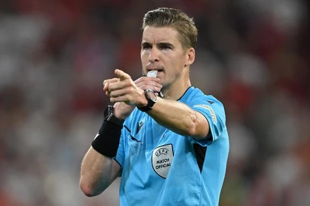 Ở tuổi 35, trọng tài người Pháp François Letexier là một trong những trọng tài trẻ nhất bắt chính một trận chung kết lớn. (Ảnh: UEFA/Getty Images) 