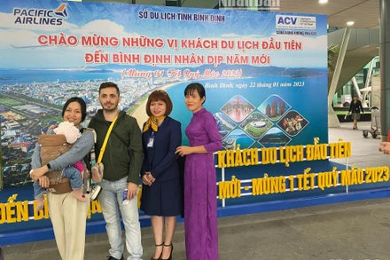 Bình Định tổ chức đón những vị khách du lịch đầu tiên đến với tỉnh nhân dịp năm mới Quý Mão 2023.