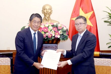 Thứ trưởng Ngoại giao Phạm Thanh Bình tiếp Đại sứ Nhật Bản tại Việt Nam trao điện thăm hỏi của Thủ tướng Nhật Bản gửi Thủ tướng Chính phủ Phạm Minh Chính.