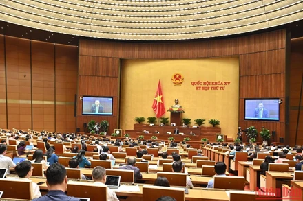 Quang cảnh phiên họp sáng 25/10. (Ảnh: ĐĂNG KHOA)