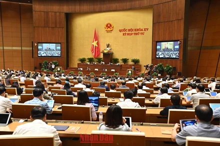 Quang cảnh phiên họp sáng 25/10 tại Hội trường Diên Hồng.