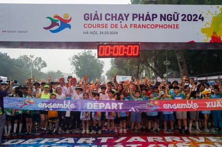 Đông đảo các vận động viên ở mọi lứa tuổi tham gia Giải chạy Pháp ngữ năm 2024. (Ảnh: TRUNG HƯNG) 