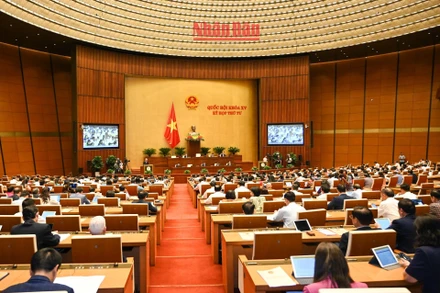 Quang cảnh phiên thảo luận của Quốc hội sáng 31/10. Ảnh: DUY LINH 