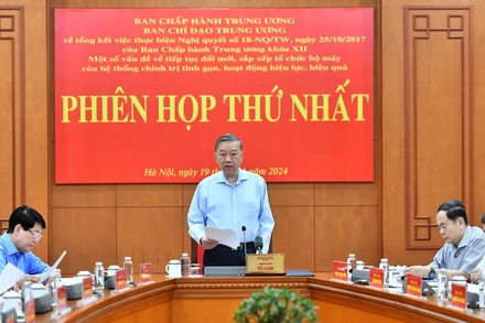 Tổng Bí thư Tô Lâm chủ trì Phiên họp thứ nhất Ban Chỉ đạo Trung ương về tiếp tục đổi mới, sắp xếp tổ chức bộ máy của hệ thống chính trị tinh gọn, hoạt động hiệu lực, hiệu quả. (Ảnh: ĐĂNG KHOA) 
