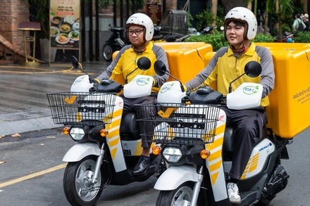 Vietnam Post tiên phong triển khai các giải pháp vận chuyển hàng hoá bằng xe điện.