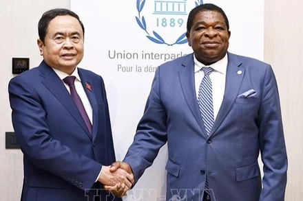 Chủ tịch Quốc hội Trần Thanh Mẫn gặp Tổng Thư ký IPU Martin Chungong. (Ảnh: TTXVN) 