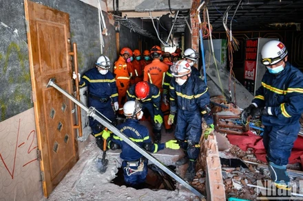 Lực lượng cứu hộ Bộ Công an Việt Nam tham gia tìm kiếm, cứu nạn sau động đất tại Myanmar. (Ảnh: THÀNH ĐẠT)