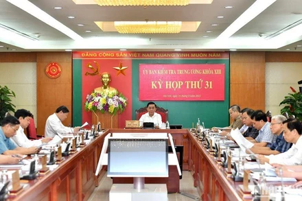 Đồng chí Trần Cẩm Tú, Ủy viên Bộ Chính trị, Bí thư Trung ương Đảng, Chủ nhiệm Ủy ban Kiểm tra Trung ương chủ trì Kỳ họp thứ 31. (Ảnh: ĐĂNG KHOA)