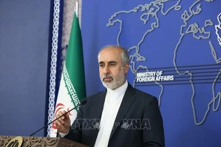 Người phát ngôn Bộ Ngoại giao Iran Naser Kanani tại cuộc họp báo ở Tehran, Iran. (Ảnh: IRNA/TTXVN)