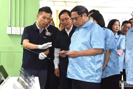 [Ảnh] Thủ tướng Phạm Minh Chính thăm nhà máy của Công ty TNHH Samsung Electronics Việt Nam