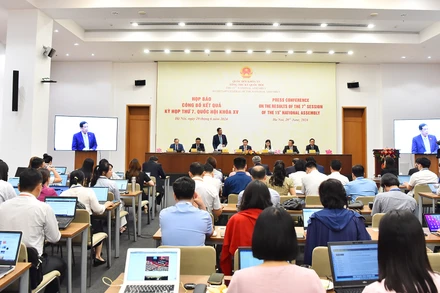 Quang cảnh họp báo công bố kết quả Kỳ họp thứ 7, Quốc hội khóa XV. (Ảnh: THỦY NGUYÊN)