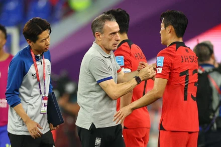 Ông Bento tuyên bố từ chức huấn luyện viên trưởng đội tuyển Hàn Quốc ngay sau trận thua Brazil, nhưng cũng cho biết đây là quyết định đã được bản thân chuẩn bị từ trước. (Ảnh: Reuters)