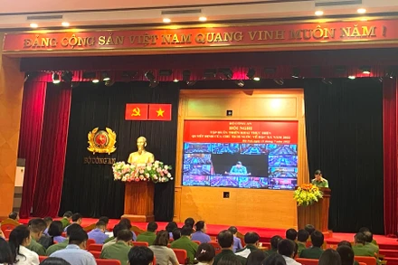 Hội nghị diễn ra dưới hình thức trực tuyến từ Hội trường Bộ Công an đến Trung tâm thông tin chỉ huy của 63 Công an tỉnh, thành phố trực thuộc Trung ương.