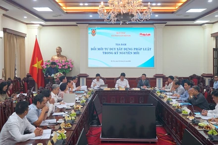 Quang cảnh tọa đàm. (Ảnh: TRUNG HƯNG) 