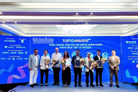 Hội đồng Giám khảo Giải thưởng gồm các kiến trúc sư, chuyên gia uy tín trong và ngoài nước.