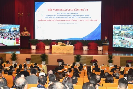 Toàn cảnh Phiên họp toàn thể Ngoại giao kinh tế phục vụ phát triển đất nước. (Ảnh: TRẦN HẢI) 