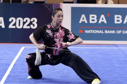 Dương Thúy Vi có phần thi Kiếm thuật nữ hoàn hảo, gần như không mắc lỗi. (Ảnh: TTXVN)