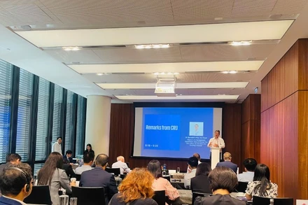 Bác sĩ chuyên khoa II Phan Tấn Thuận, Trưởng đơn vị thử nghiệm lâm sàng (CRU) Bệnh viện Ung bướu Thành phố Hồ Chí Minh chia sẻ: “Ung thư là gánh nặng hàng đầu tại Việt Nam cũng như toàn cầu". (Ảnh CHI MAI)