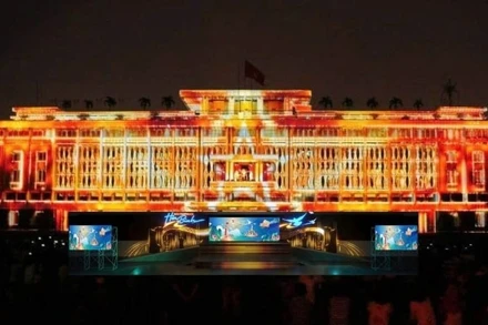 Hội trường Thống Nhất là nơi diễn ra điểm cầu truyền hình "Bản trường ca hòa bình".