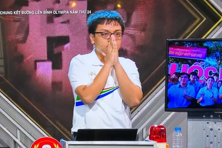 Võ Quang Phú Đức trong khoảnh khắc ghi dấu ấn ở phần thi "Vượt chướng ngại vật".