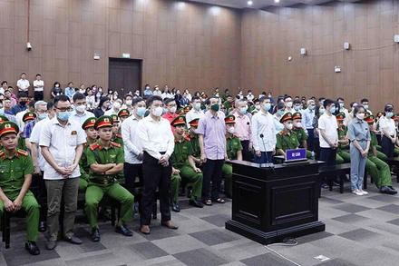 Các bị cáo tại phiên tòa xét xử sơ thẩm vụ “chuyến bay giải cứu”. Ảnh | PHẠM KIÊN