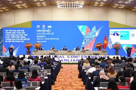 Toàn cảnh phiên thảo luận chuyên đề "Chuyển đổi số" trong Hội nghị Nghị sĩ trẻ toàn cầu lần thứ 9. (Ảnh: DUY LINH)