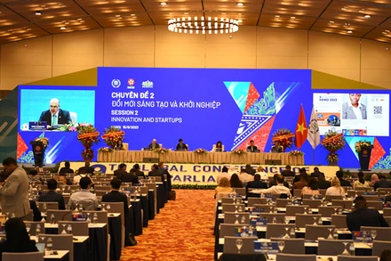 Toàn cảnh phiên thảo luận chuyên đề "Đổi mới sáng tạo và khởi nghiệp". (Ảnh: DUY LINH)
