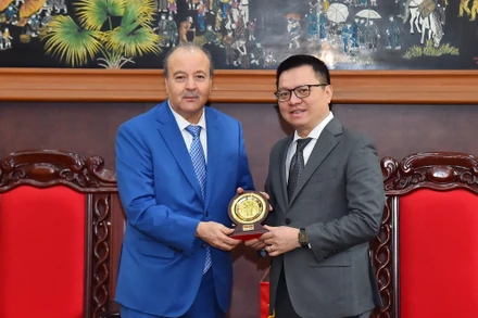 Đại sứ Algeria thăm và làm việc tại Báo Nhân Dân