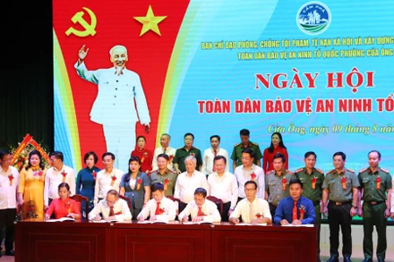 Các cơ quan, tổ chức trên địa bàn phường Cửa Ông ký kết giao ước thi đua thực hiện phong trào Toàn dân bảo vệ an ninh tổ quốc năm 2023.