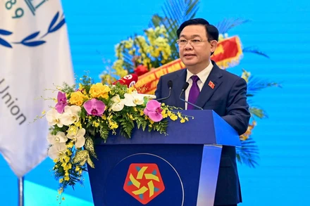 Chủ tịch Quốc hội Vương Đình Huệ phát biểu bế mạc. (Ảnh: DUY LINH)