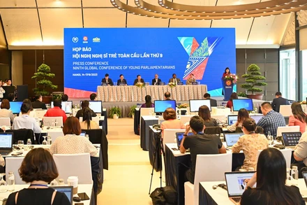 Toàn cảnh cuộc họp báo. (Ảnh: DUY LINH)