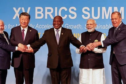 Thế giới chúc mừng Ấn Độ đưa Chandrayaan-3 hạ cánh thành công xuống Mặt trăng